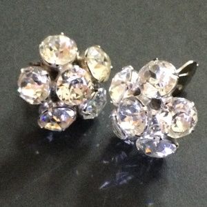Vintage Eisenberg prong set large rhinestone clip on earrings.